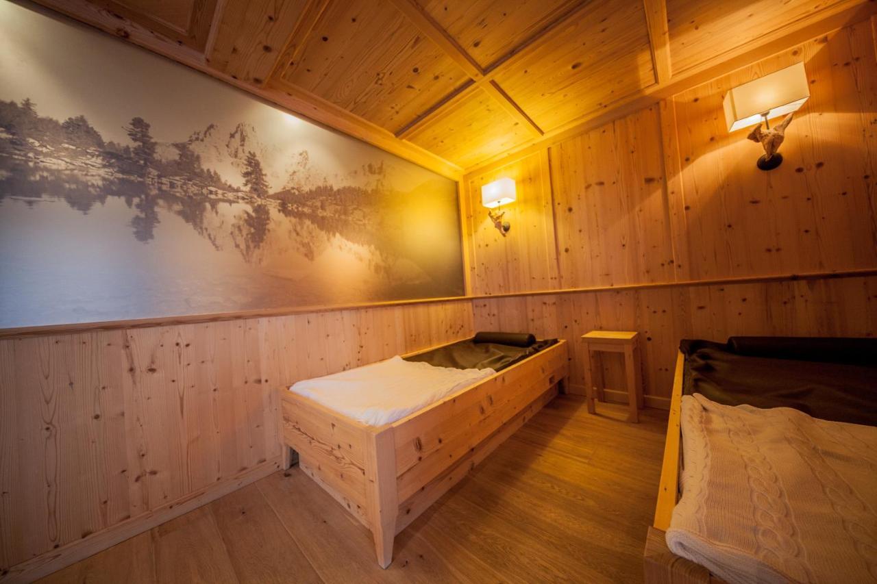 Villa Flora Mountain Lodges サン・カッシアーノ エクステリア 写真