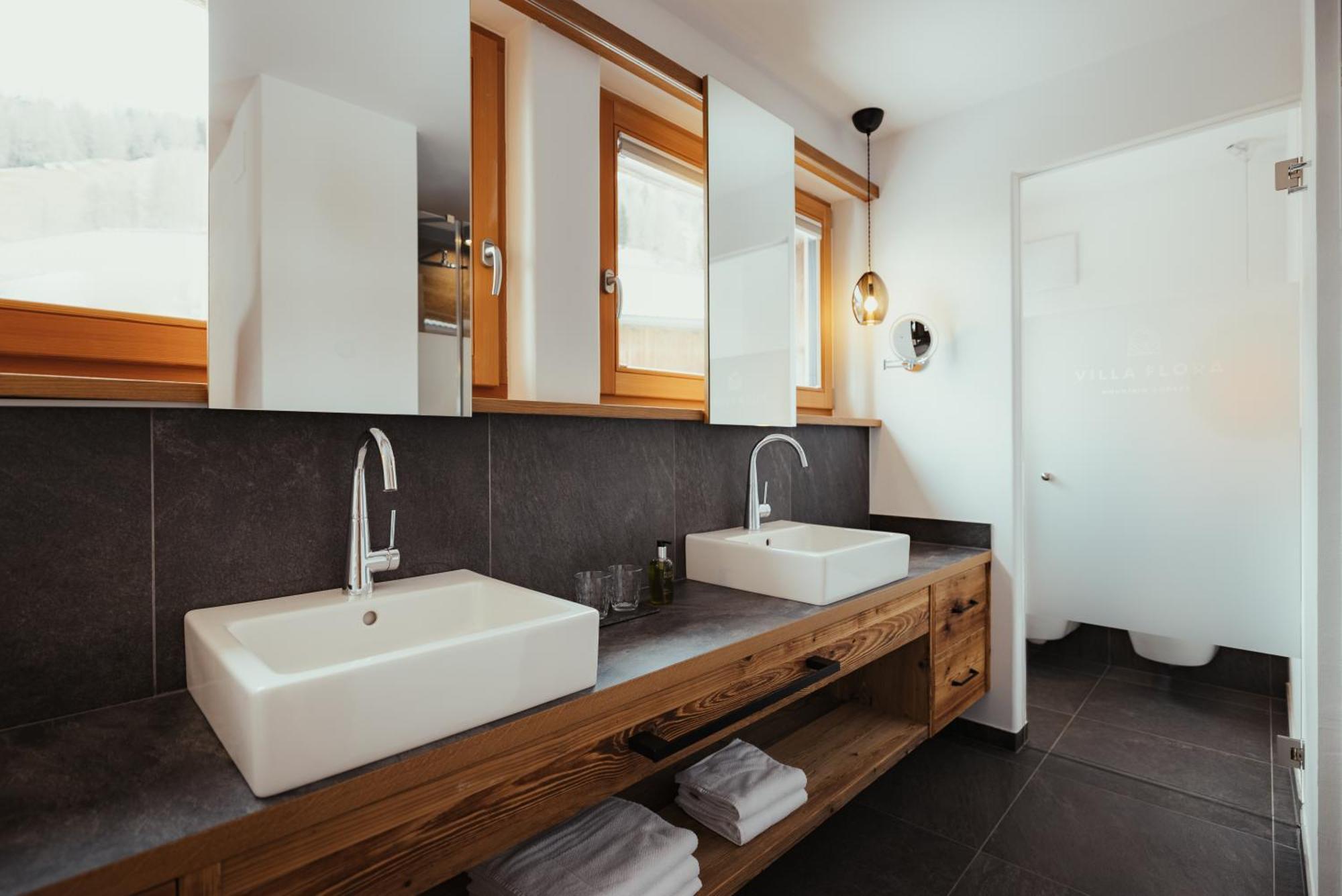 Villa Flora Mountain Lodges サン・カッシアーノ エクステリア 写真