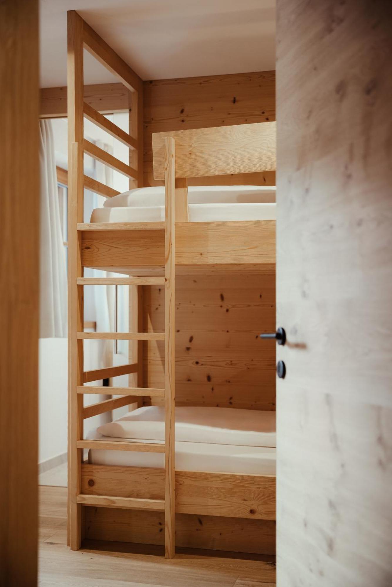 Villa Flora Mountain Lodges サン・カッシアーノ エクステリア 写真