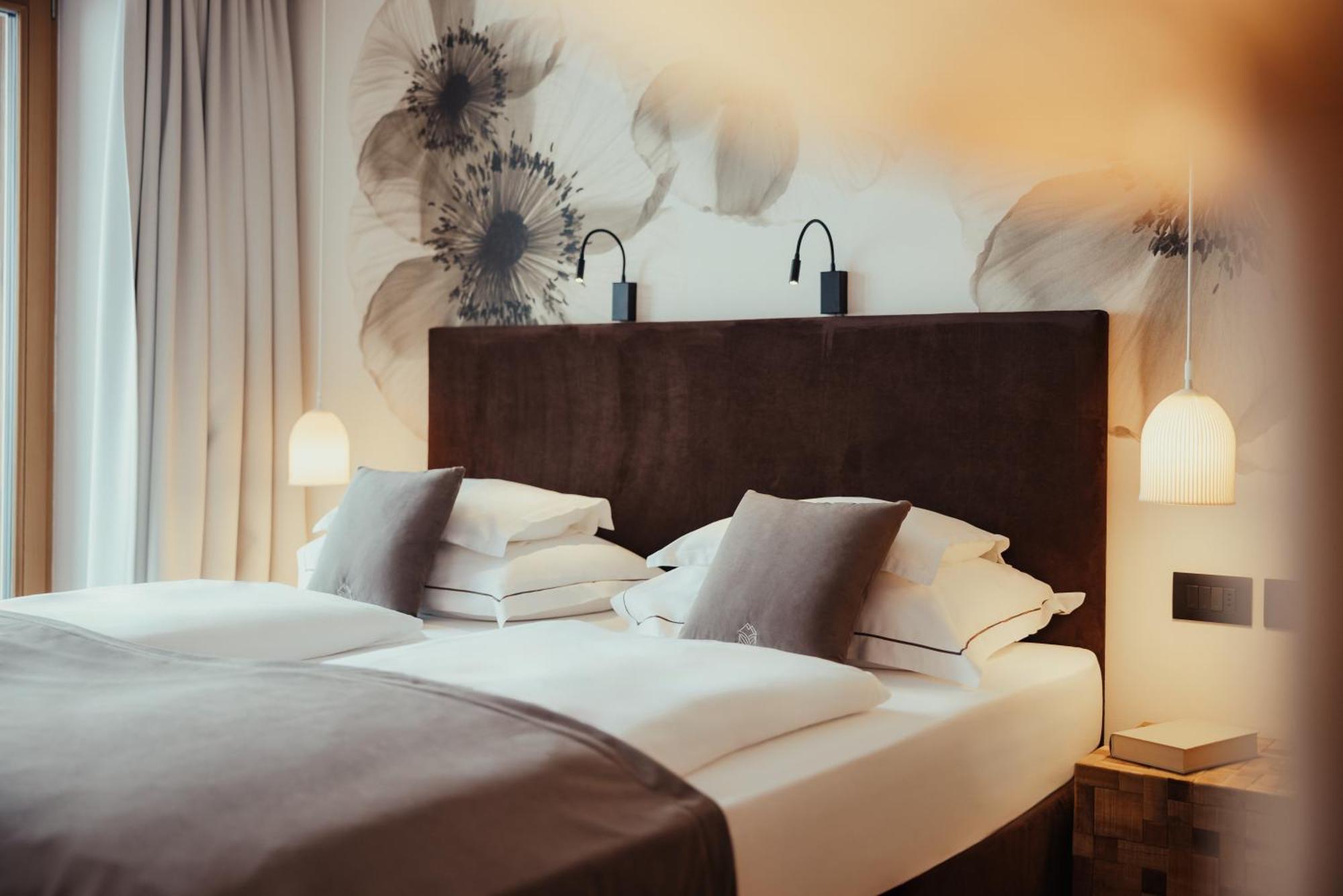 Villa Flora Mountain Lodges サン・カッシアーノ エクステリア 写真