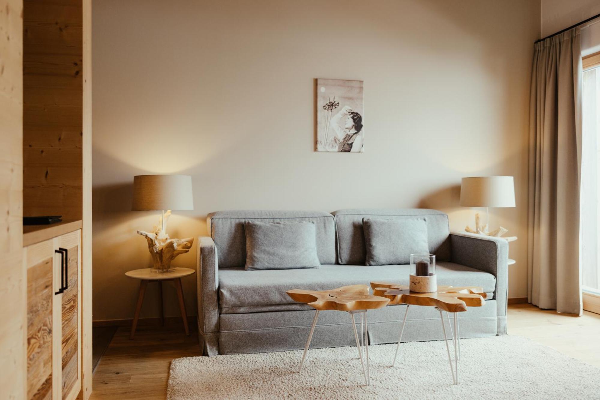 Villa Flora Mountain Lodges サン・カッシアーノ エクステリア 写真
