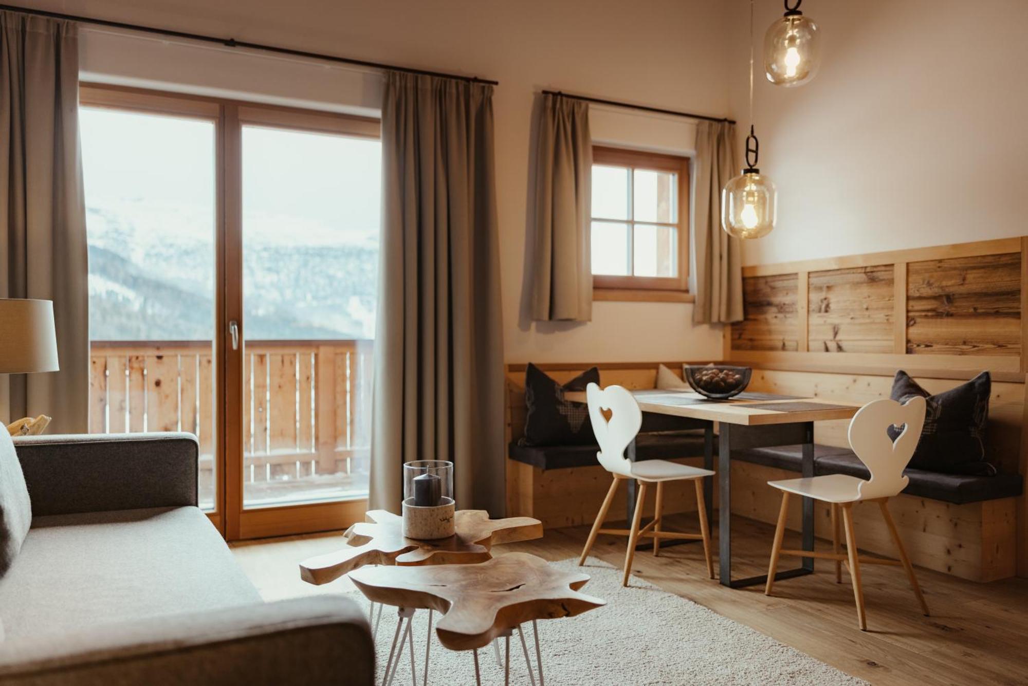 Villa Flora Mountain Lodges サン・カッシアーノ エクステリア 写真