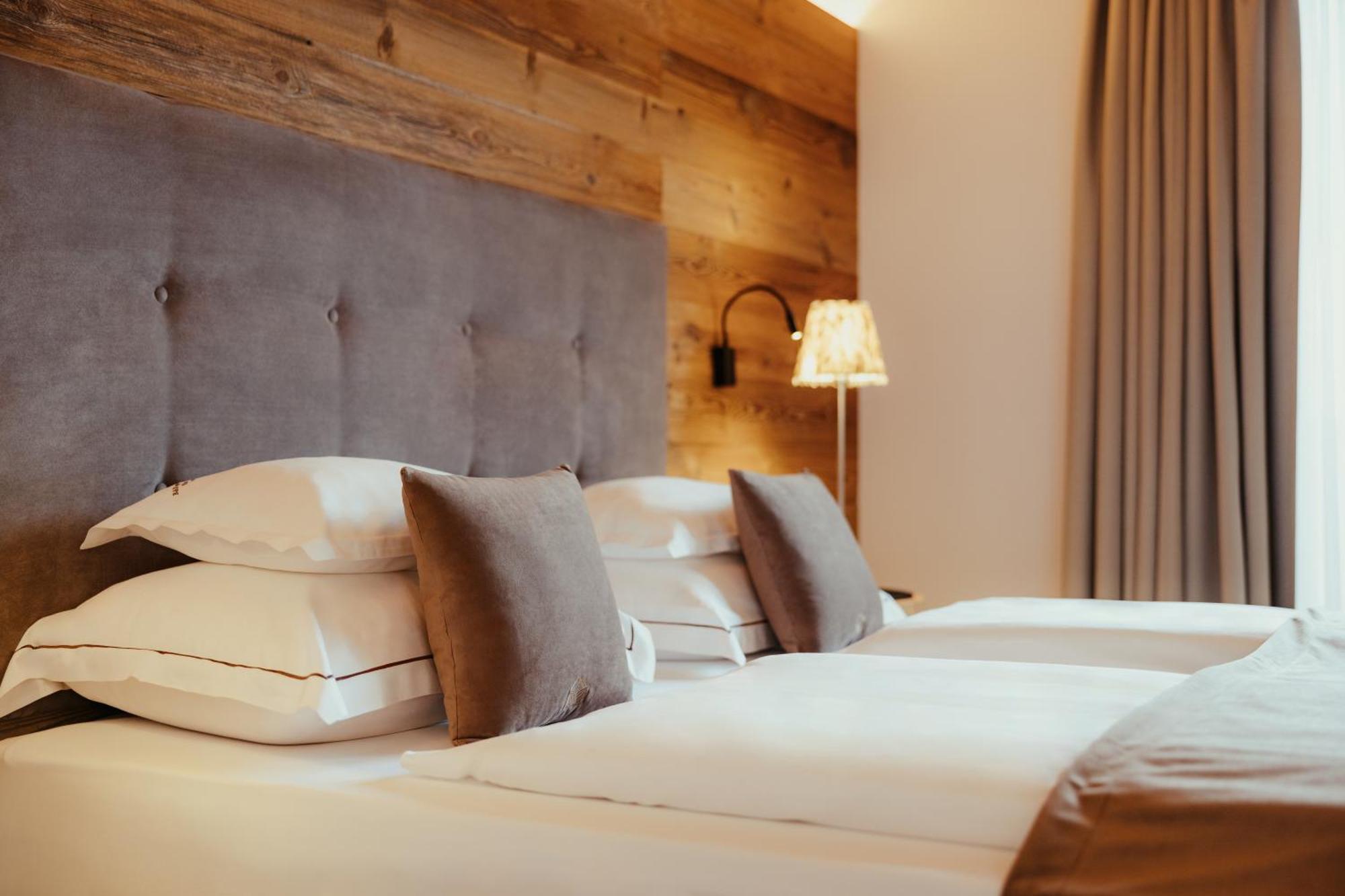 Villa Flora Mountain Lodges サン・カッシアーノ エクステリア 写真