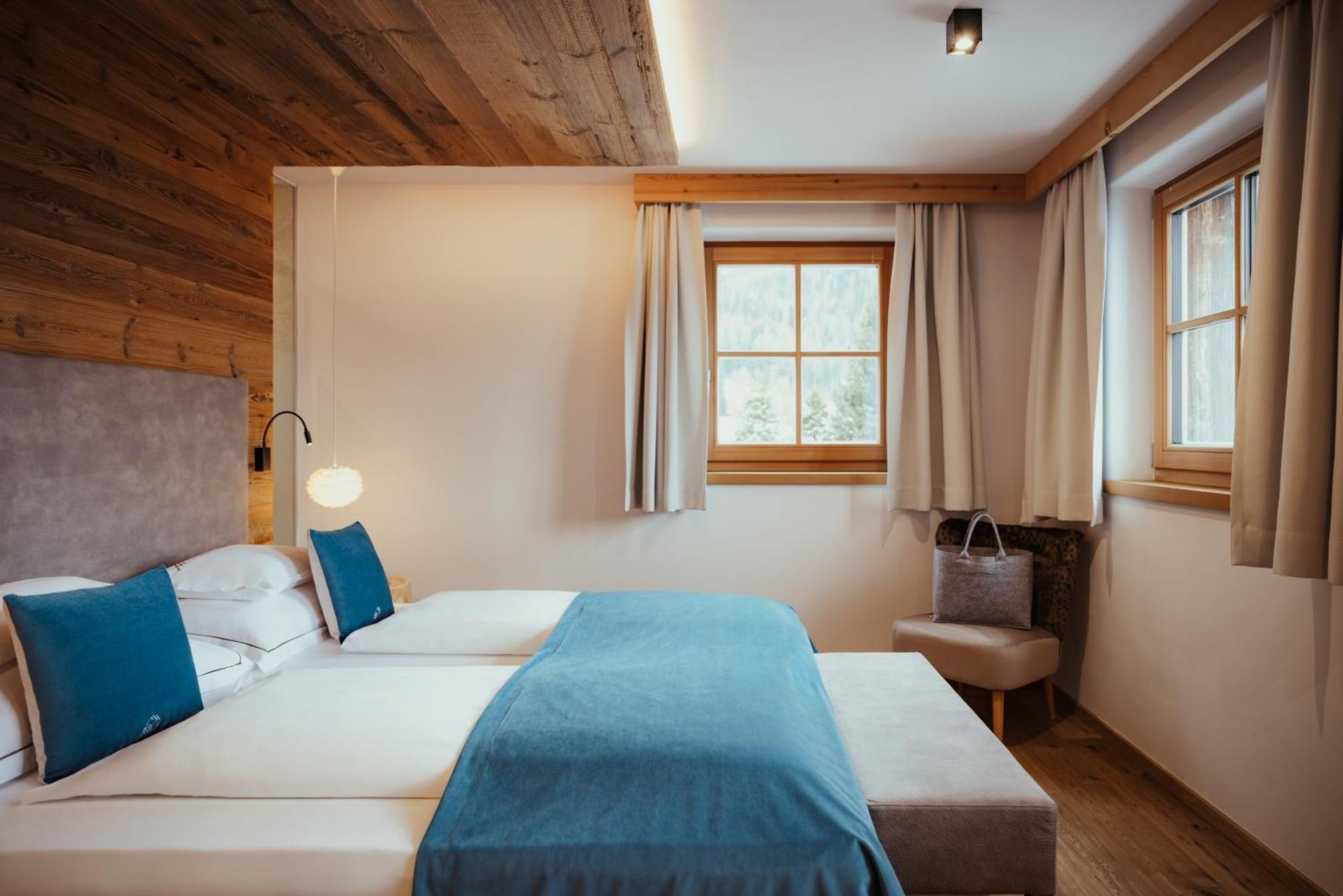 Villa Flora Mountain Lodges サン・カッシアーノ エクステリア 写真