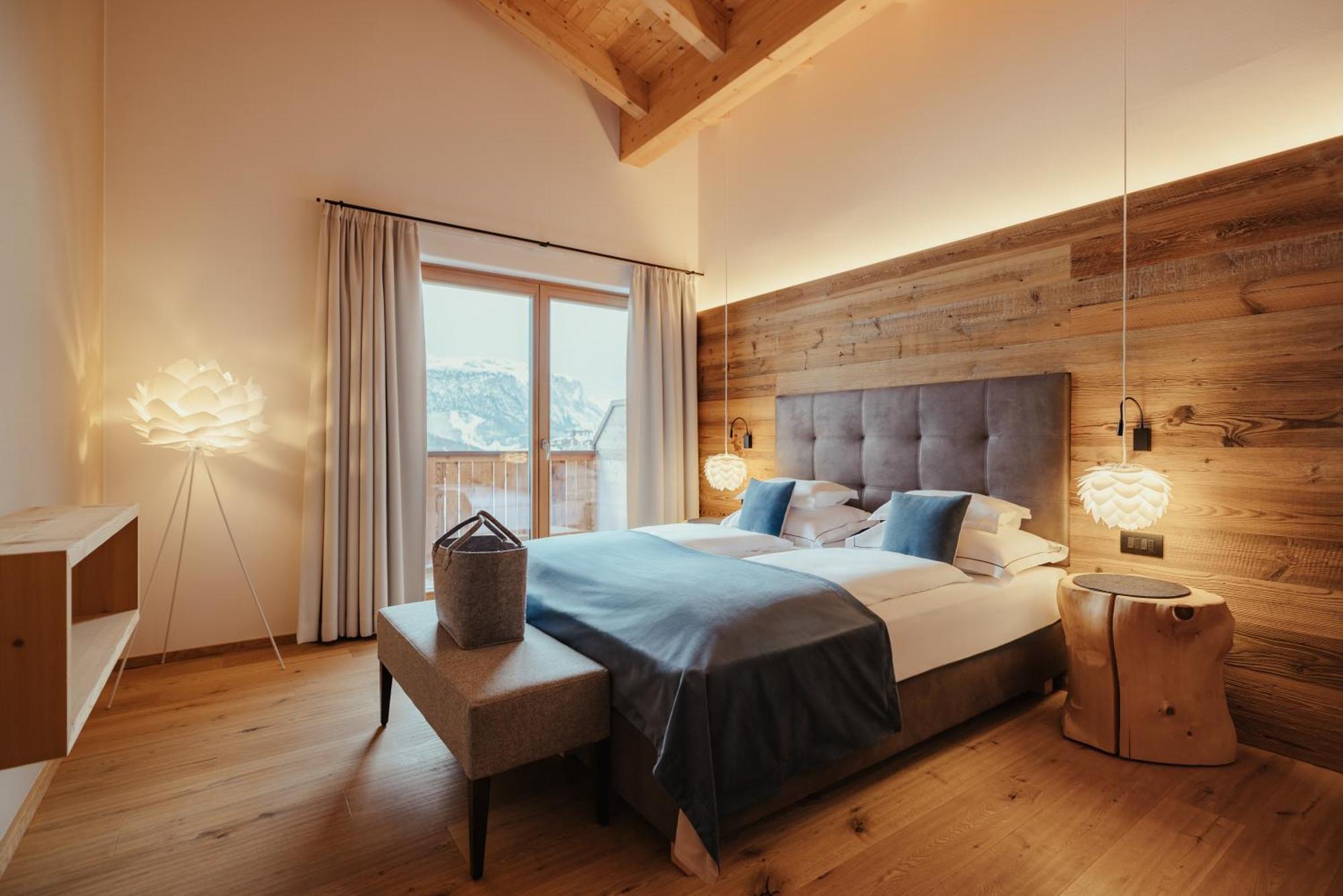 Villa Flora Mountain Lodges サン・カッシアーノ エクステリア 写真
