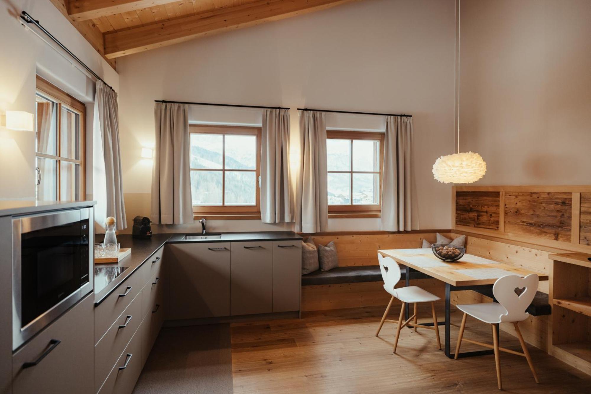 Villa Flora Mountain Lodges サン・カッシアーノ エクステリア 写真