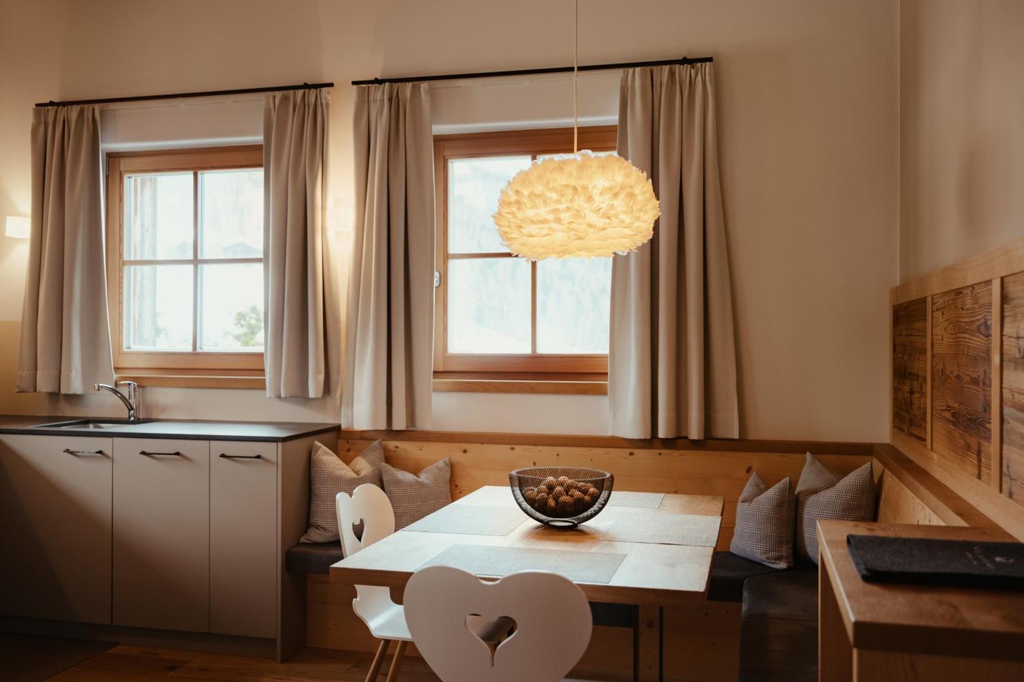 Villa Flora Mountain Lodges サン・カッシアーノ エクステリア 写真