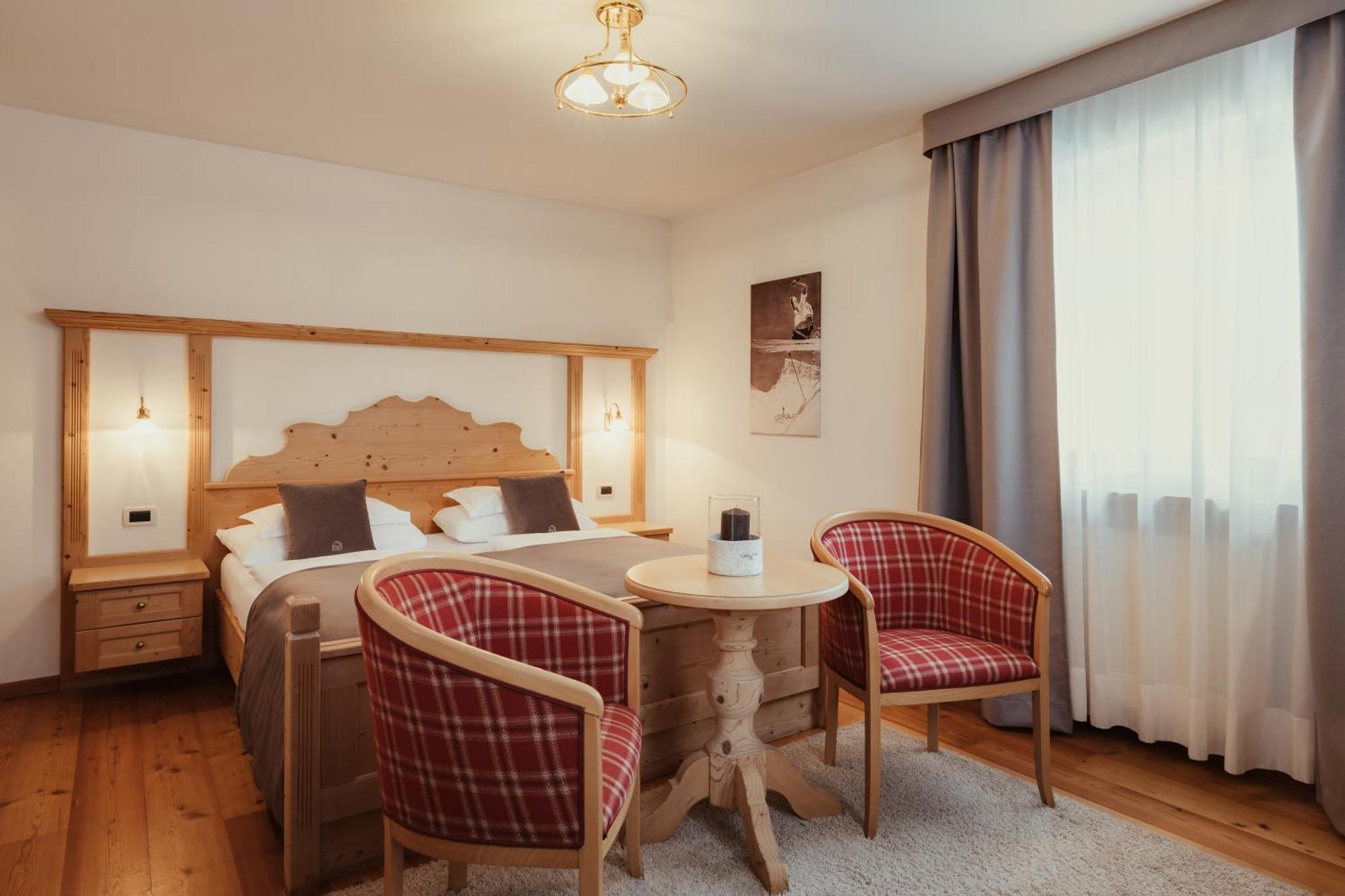 Villa Flora Mountain Lodges サン・カッシアーノ エクステリア 写真